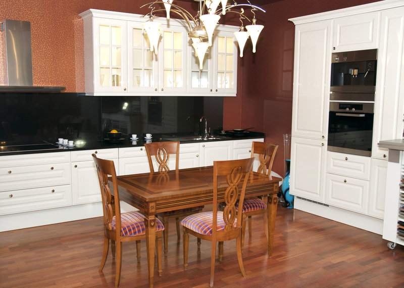 石英石与大理石优缺点比较及选择指南