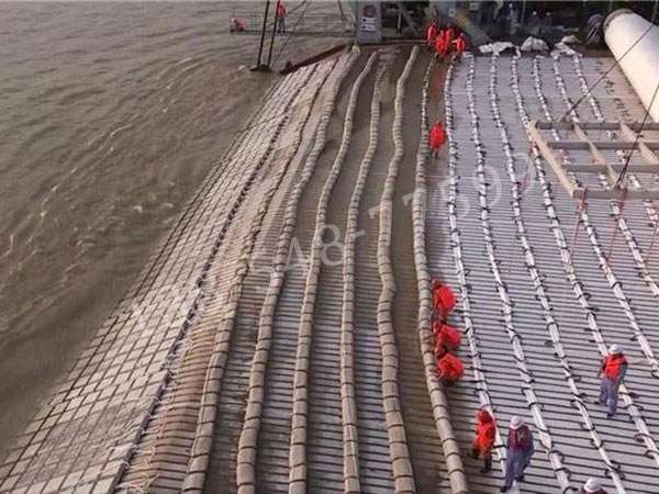 深水筑堤水下软体排