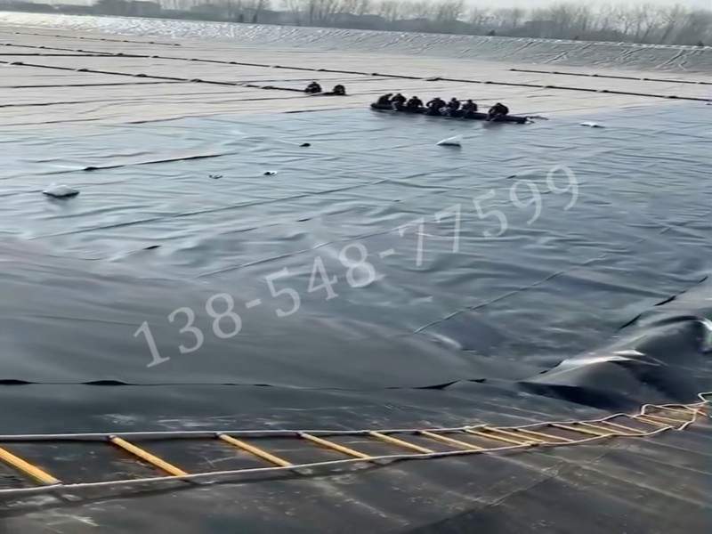 大型沼气池土工膜施工案例