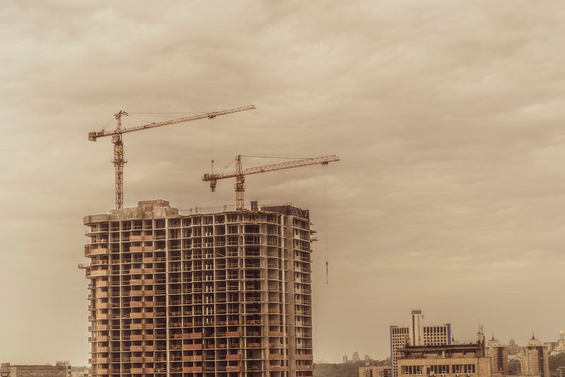 如何确保五金油漆施工的质量和安全？